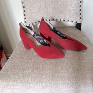 Anthropologie Seychelles Wavy Red Suede Pumps
